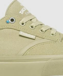 Brand new ???? Famous Rock Shop Emerica Dickson Tan ????